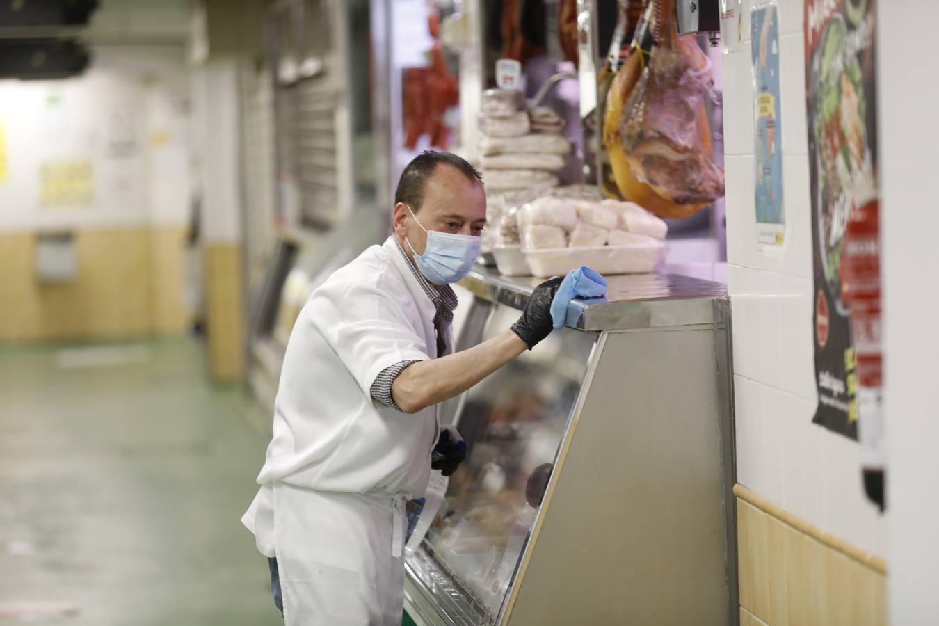 Las calles, mercados y quioscos de Córdoba con el coronavirus, en imágenes