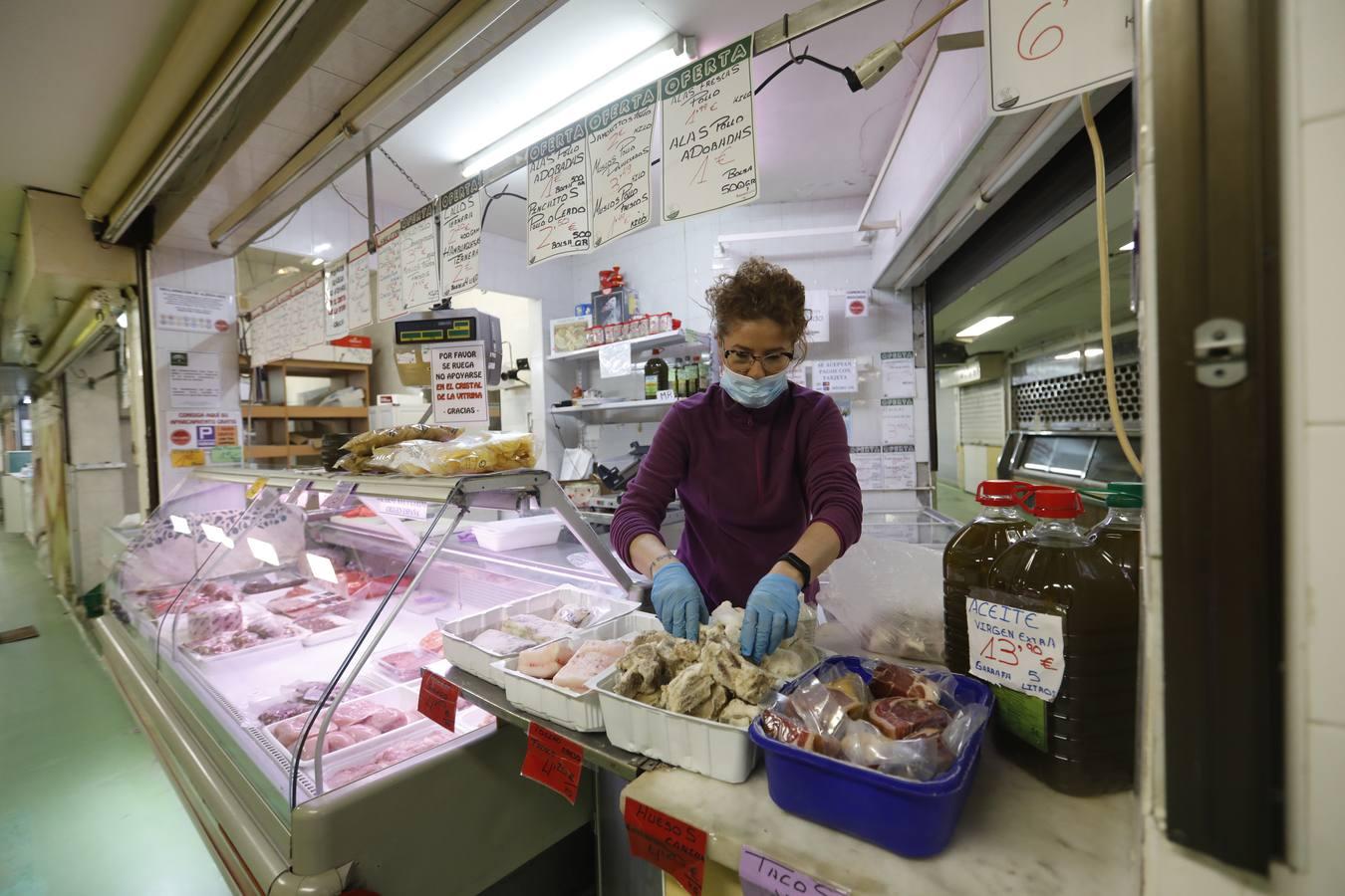 Las calles, mercados y quioscos de Córdoba con el coronavirus, en imágenes