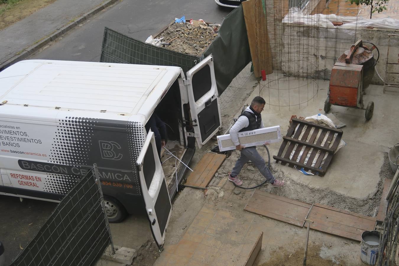 Coronavirus en Sevilla: en el trabajo, pese al Estado de alarma