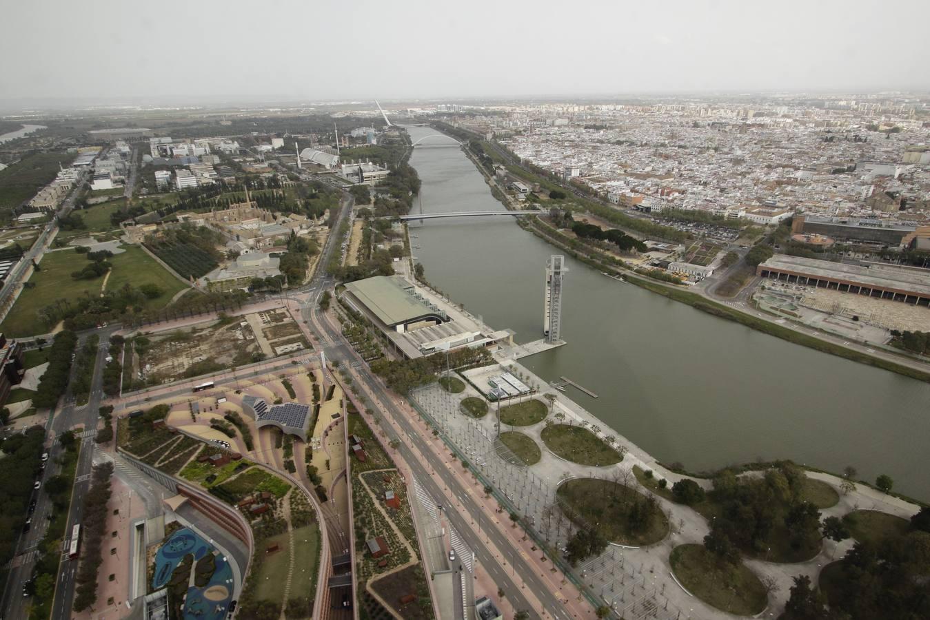 Las impresionantes vistas desde Torre Sevilla de una ciudad vacía por el coronavirus