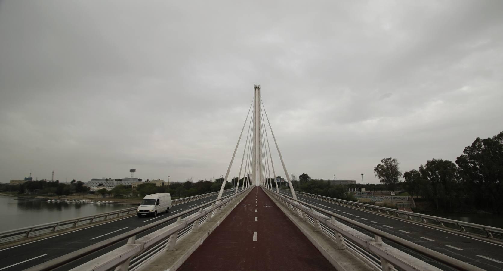 Coronavirus en Sevilla: puentes a ninguna parte