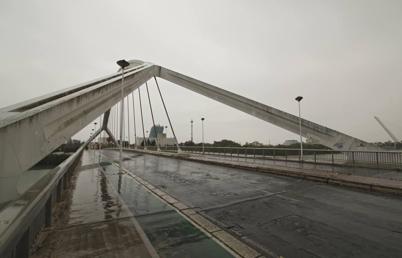 Coronavirus en Sevilla: puentes a ninguna parte