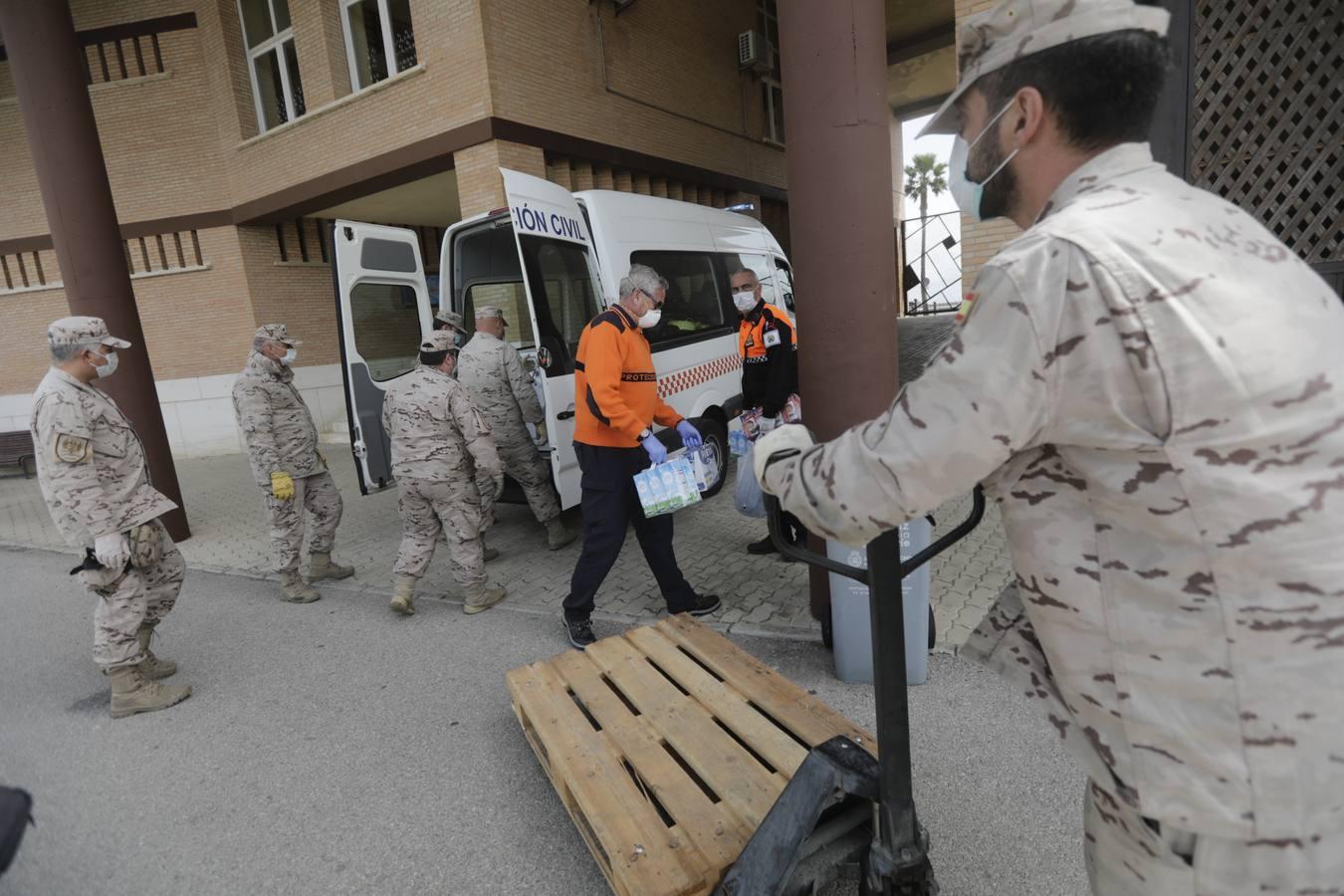 FOTOS: El Ejército monta un albergue para alojar a los &#039;sin techo&#039; de Cádiz en menos de 24 horas