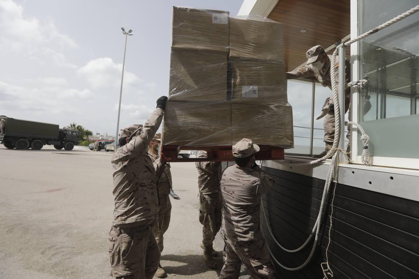 FOTOS: El Ejército monta un albergue para alojar a los &#039;sin techo&#039; de Cádiz en menos de 24 horas