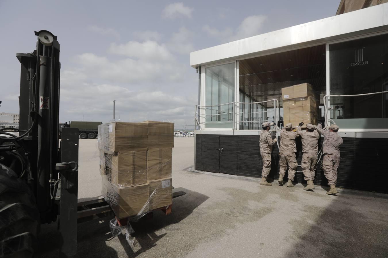 FOTOS: El Ejército monta un albergue para alojar a los &#039;sin techo&#039; de Cádiz en menos de 24 horas