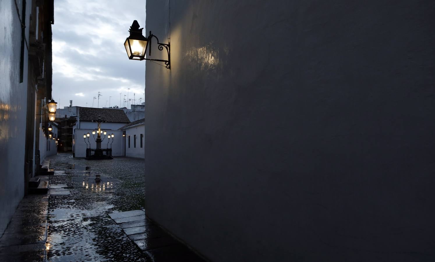 La Córdoba nocturna del coronavirus, en imágenes