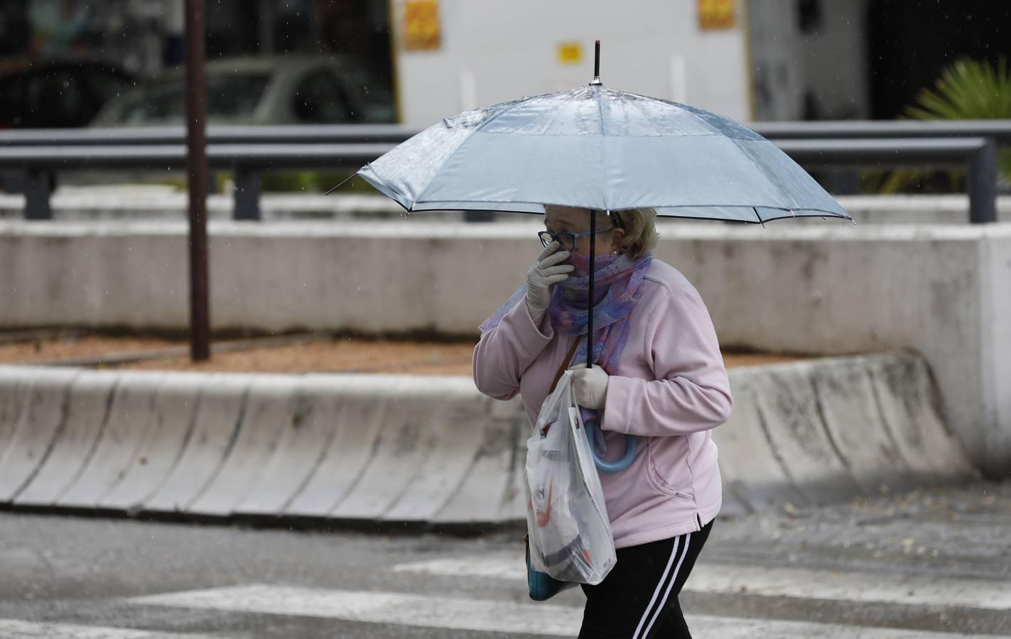 Las calles desiertas de un domingo de coronavirus en Córdoba, en imágenes