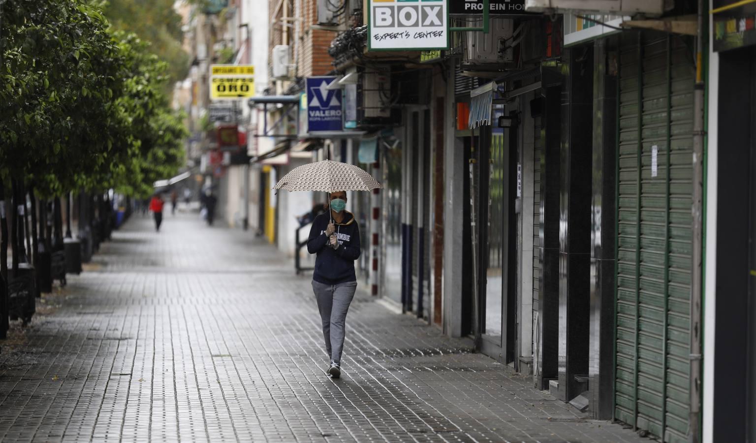 Las calles desiertas de un domingo de coronavirus en Córdoba, en imágenes