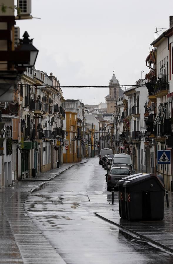 Las calles desiertas de un domingo de coronavirus en Córdoba, en imágenes