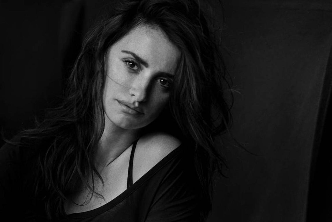 2017 – Las imágenes más icónicas del Calendario Pirelli. Peter Lindbergh se caracterizaba por resaltar la belleza femenina a través de la máxima naturalidad y en la edición de ese año logró reunir a artistas como Penélope Cruz, Nicole Kidman, Juliane Moore, Robyn Wright, Jessica Chastain o Uma Thurman entre otras.