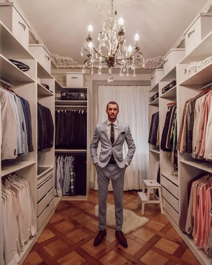 20 vestidores de lujo que te inspirarán para organizar el tuyo
