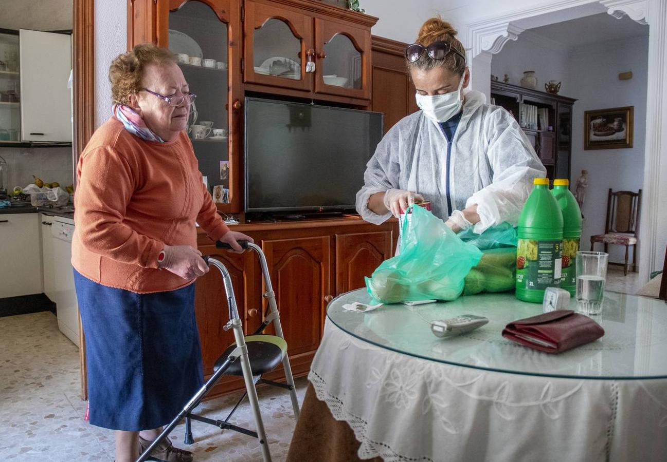 Coronavirus en Sevilla: así se vive el estado de alarma en las calles de Espartinas