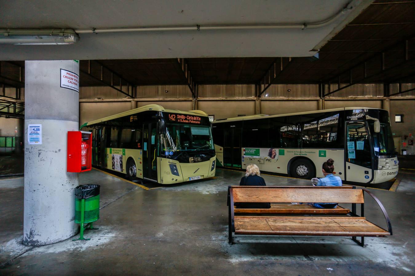 Coronavirus en Sevilla: en imágenes, las estaciones de autobuses durante el estado de alarma