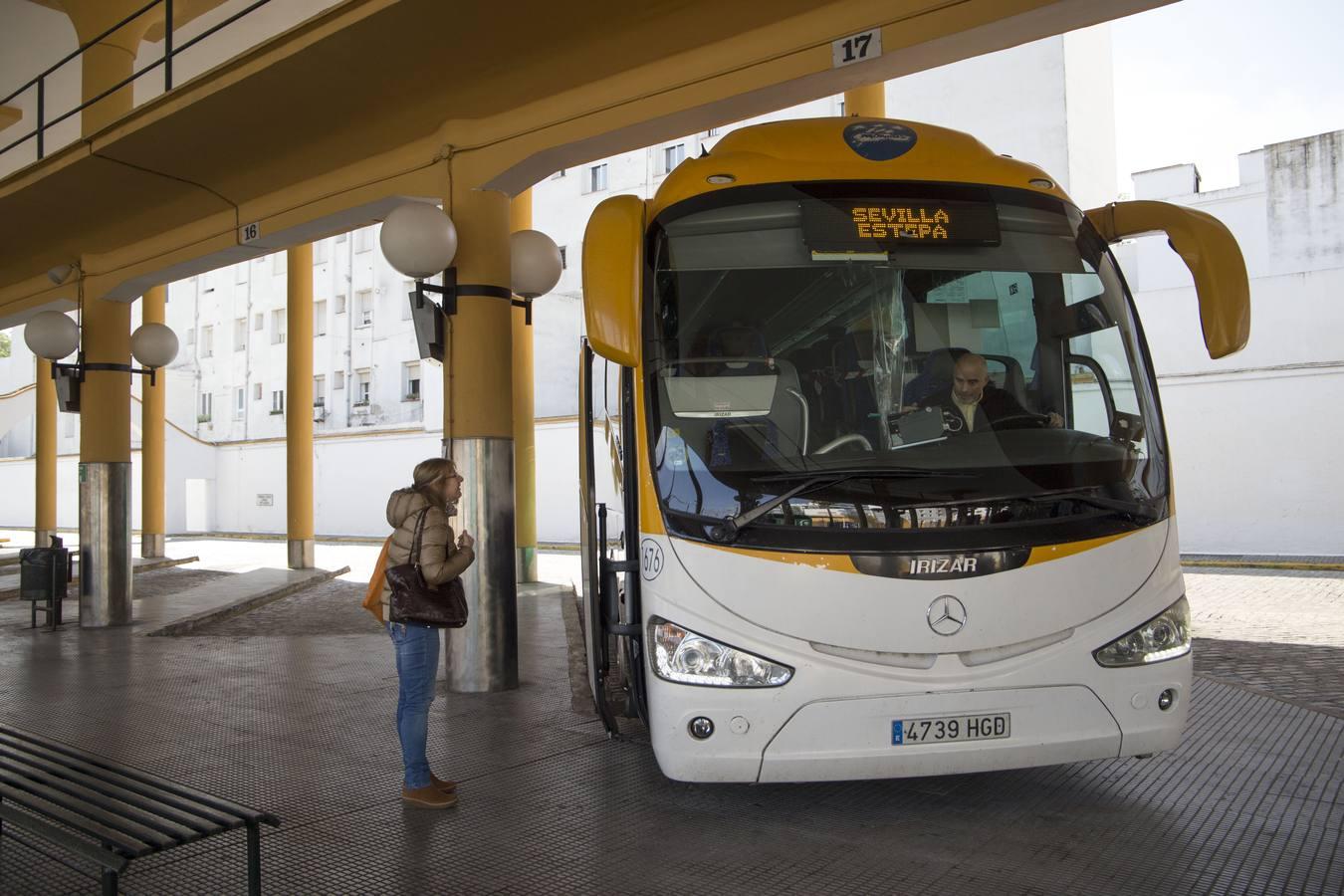 Coronavirus en Sevilla: en imágenes, las estaciones de autobuses durante el estado de alarma