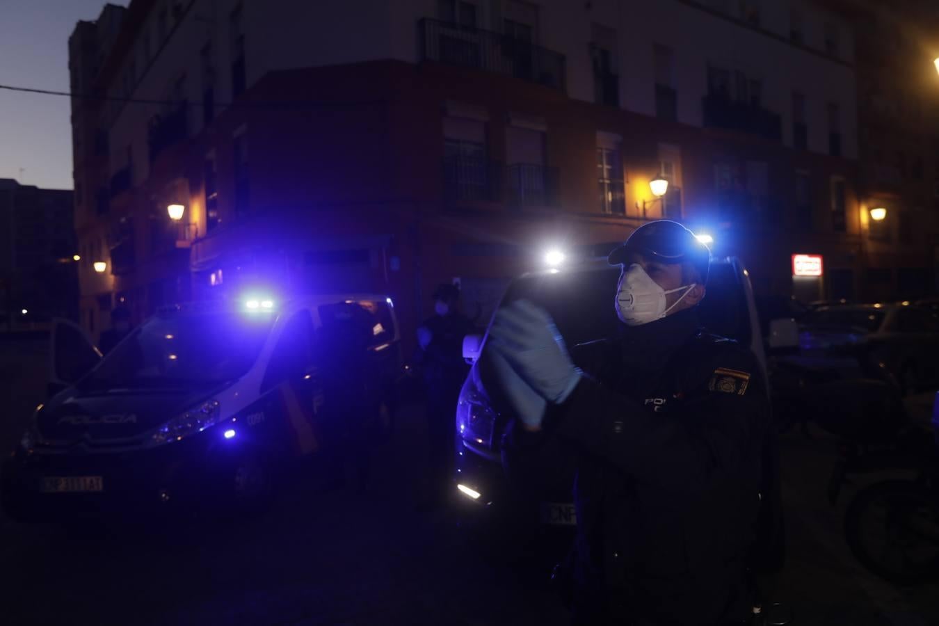 FOTOS: La Policía Nacional recibe el cariño de la residencia de mayores Matía Calvo