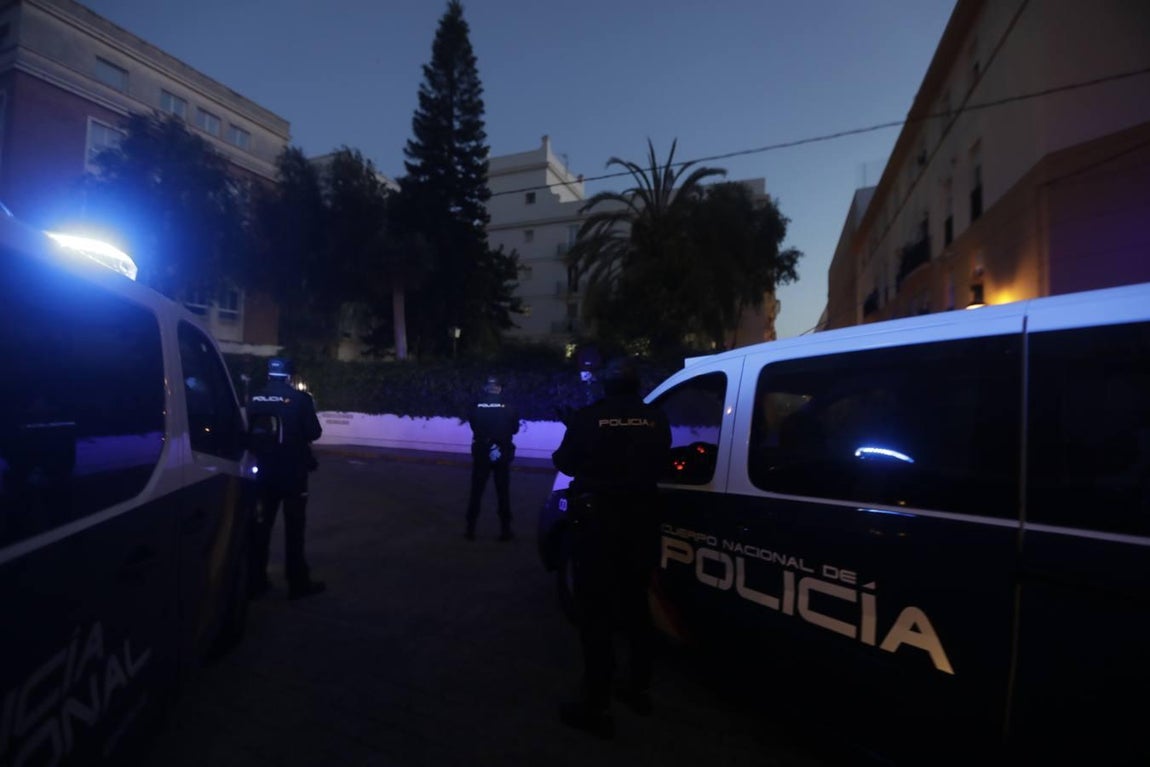 FOTOS: La Policía Nacional recibe el cariño de la residencia de mayores Matía Calvo