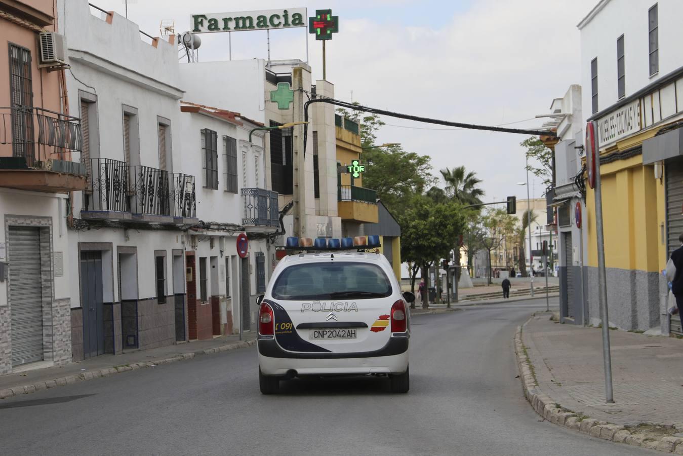 Coronavirus en Sevilla: un día en Torreblanca durante el estado de alarma