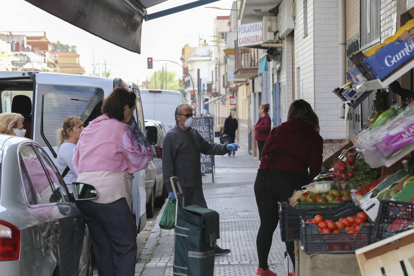 Coronavirus en Sevilla: un día en Torreblanca durante el estado de alarma