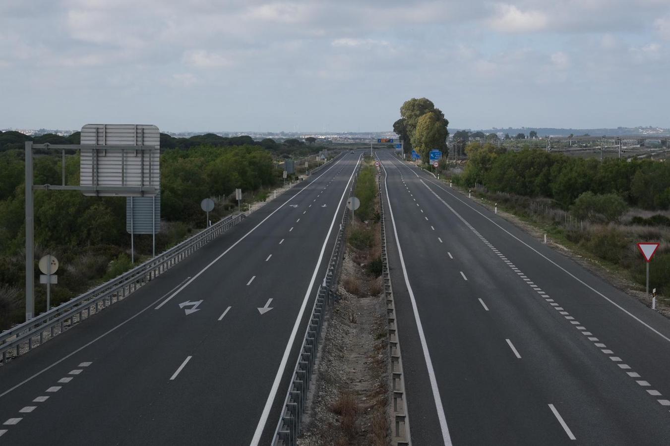 FOTOS: Las carreteras gaditanas se vacían durante el Estado de Alarma