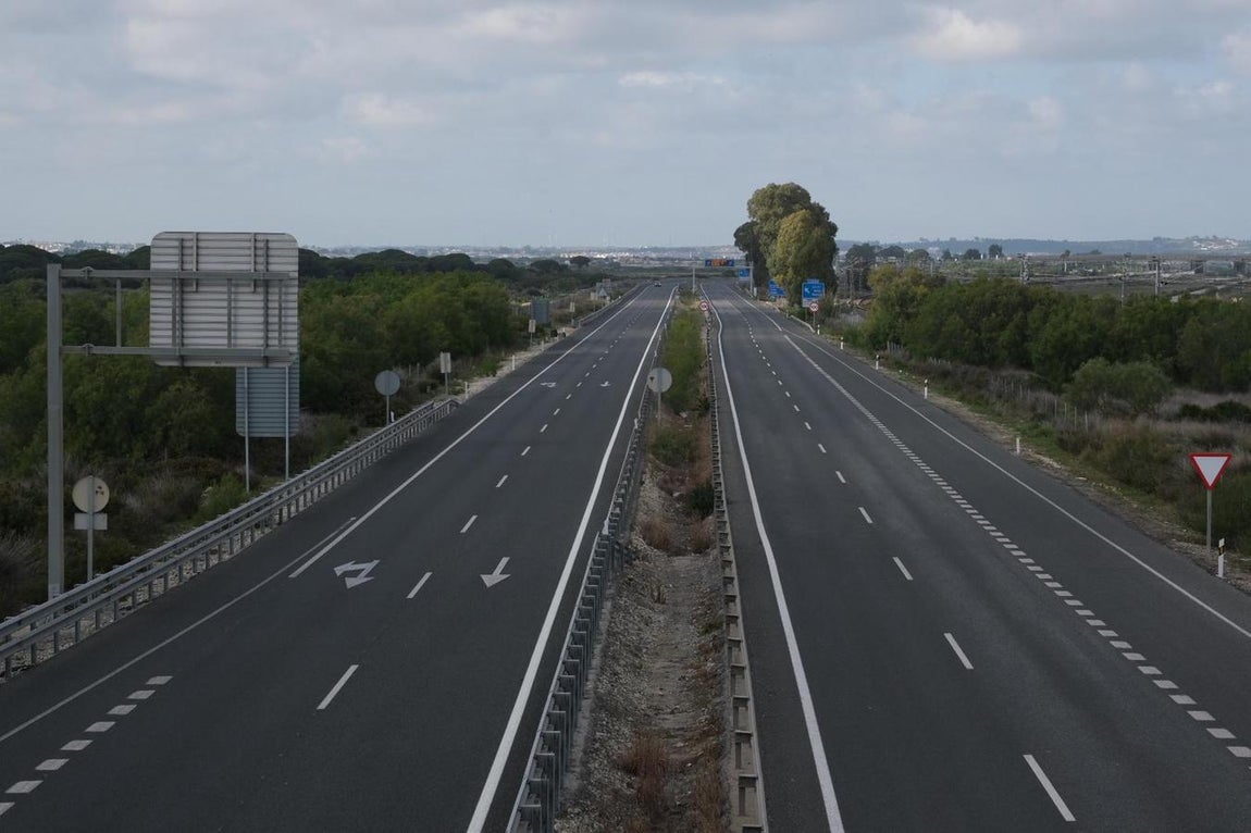 FOTOS: Las carreteras gaditanas se vacían durante el Estado de Alarma