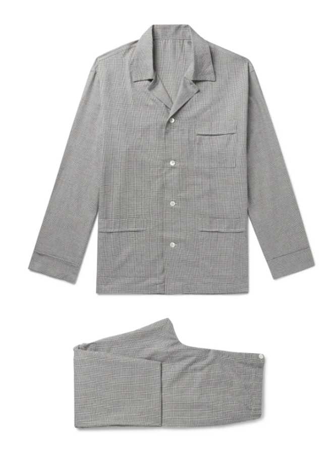 Pijamas para ser el más elegante de la cuarentena