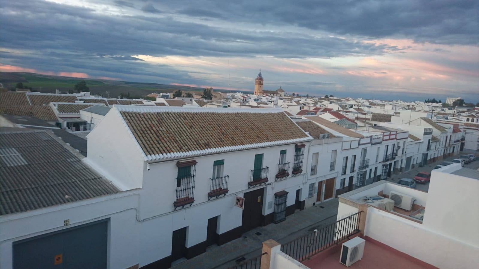 Coronavirus en Sevilla: la Policía Local de El Coronil felicita a los niños que cumplen años