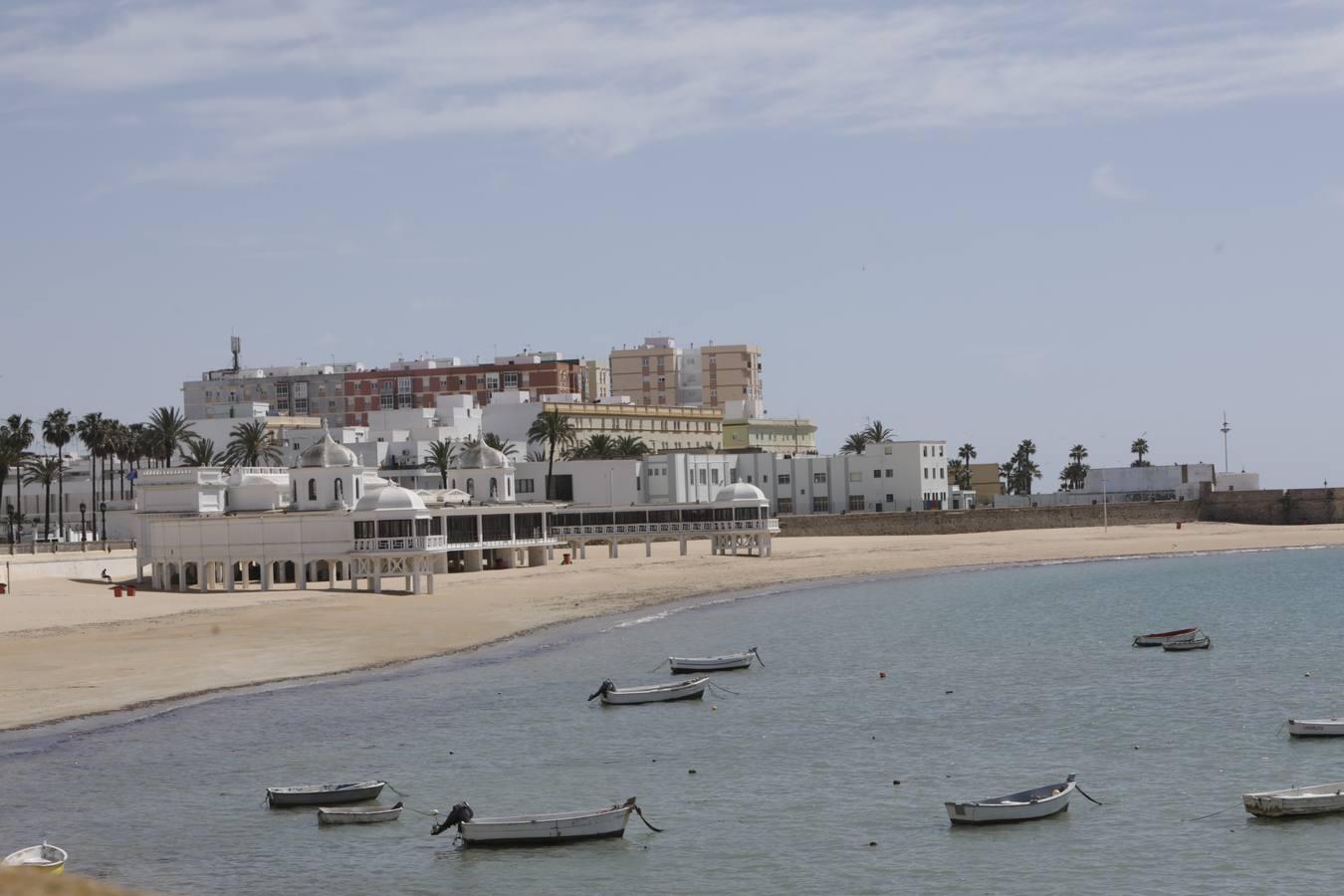 FOTOS: Las imágenes atípicas de una ciudad de Cádiz en Estado de Alarma