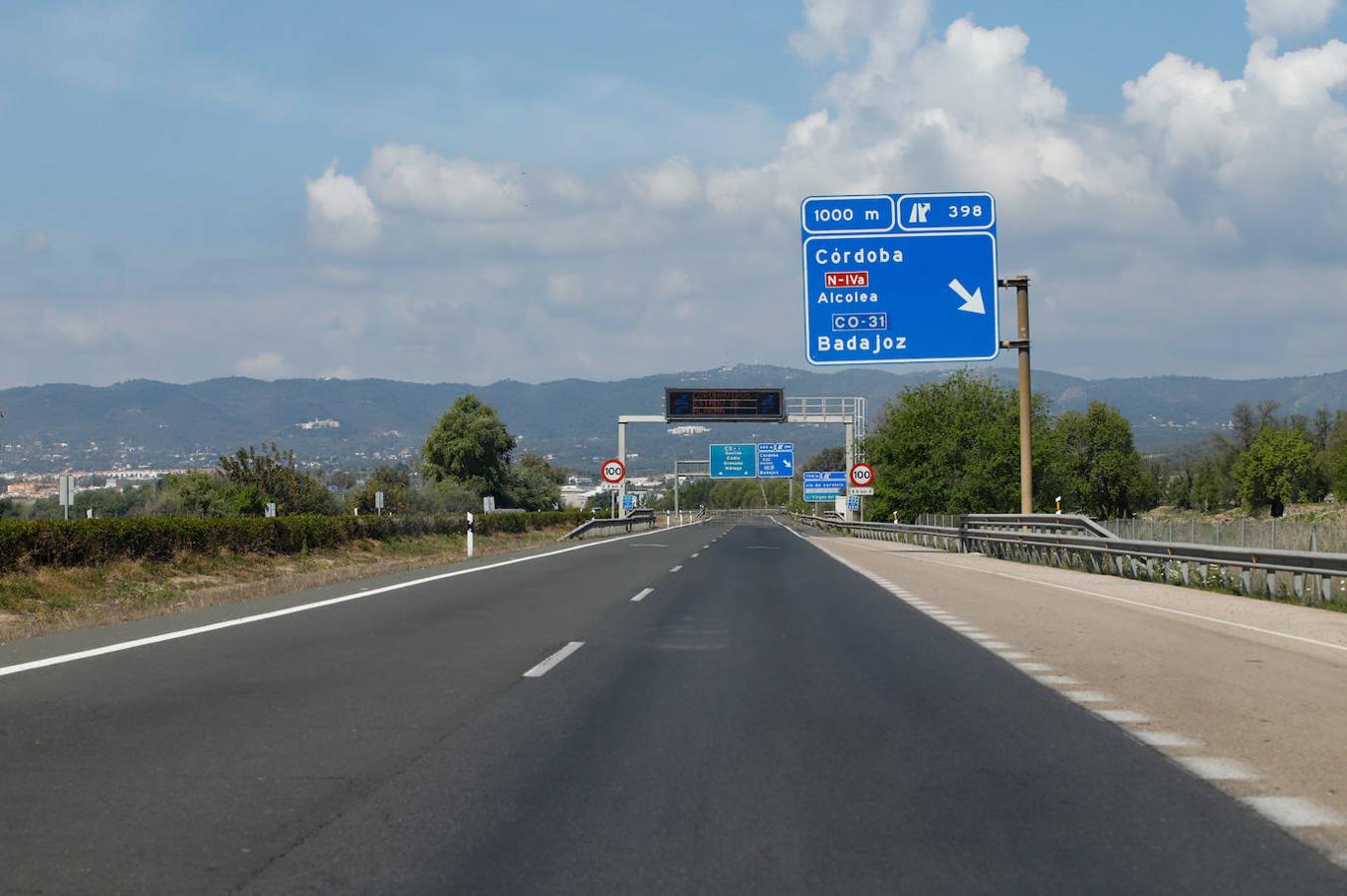 Las carreteras vacías de Córdoba por el coronavirus, en imágenes