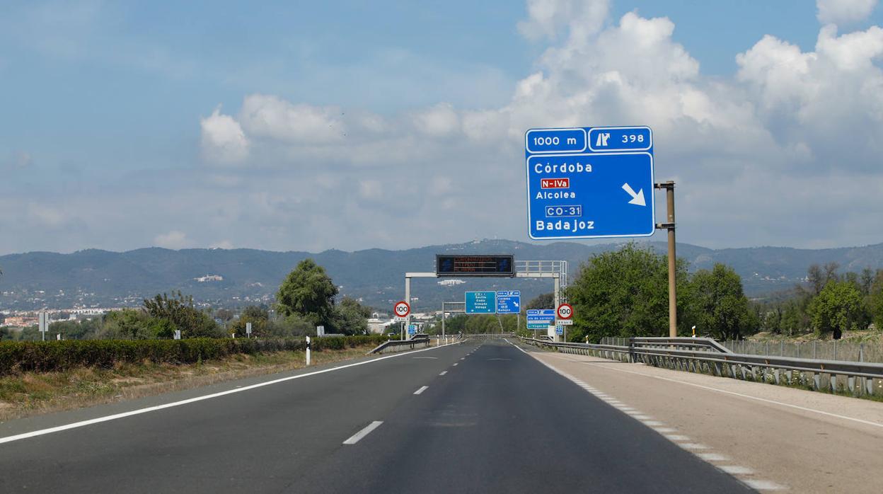 Las carreteras vacías de Córdoba por el coronavirus, en imágenes