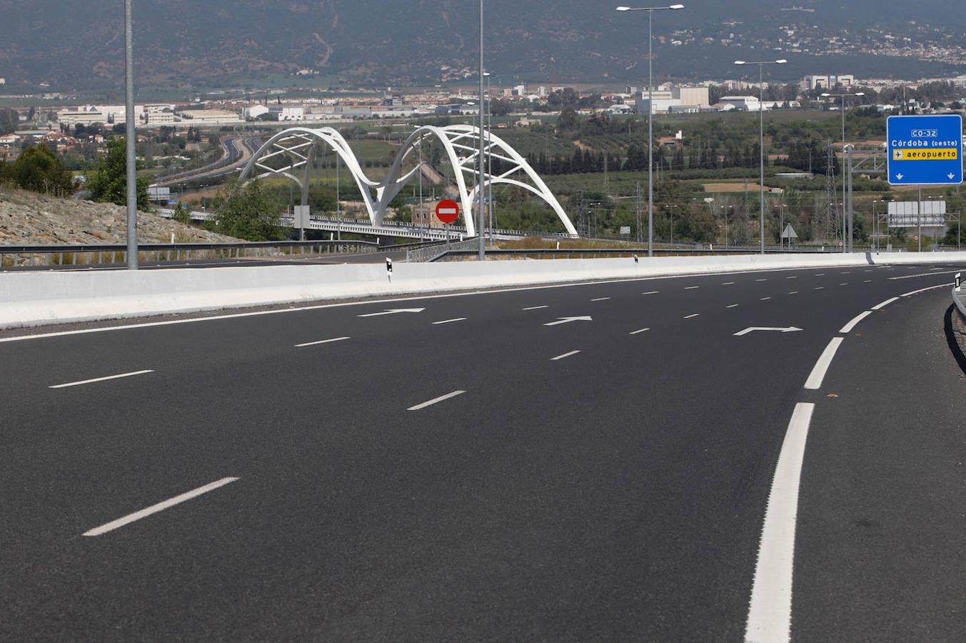 Las carreteras vacías de Córdoba por el coronavirus, en imágenes