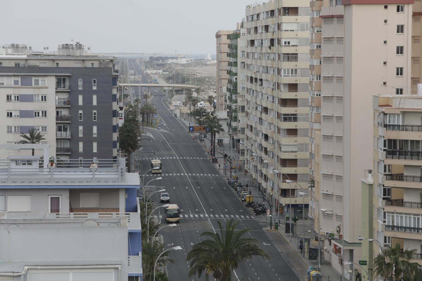 FOTOS: Cádiz en el tercer domingo de confinamiento