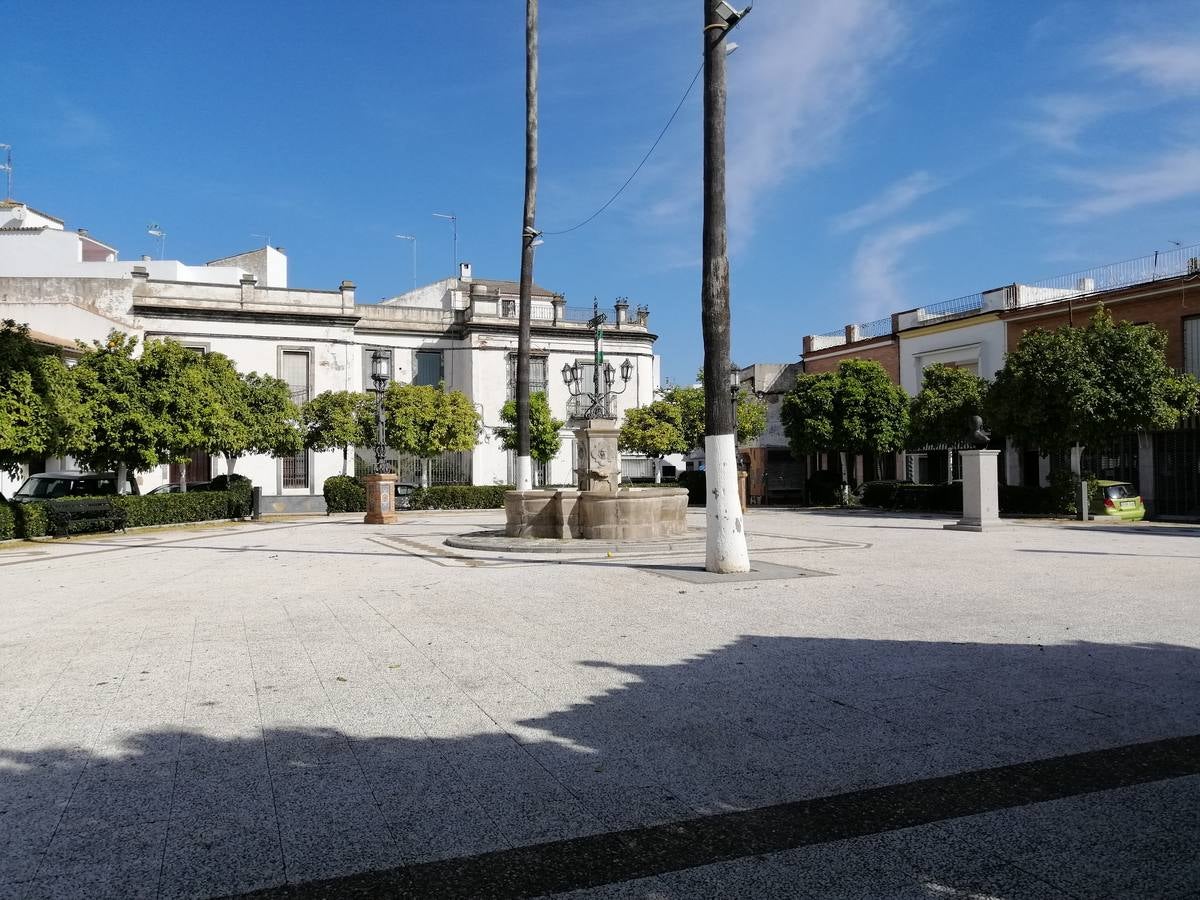 Coronavirus en Sevilla: Lora del Río, calles desiertas durante el estado de alarma