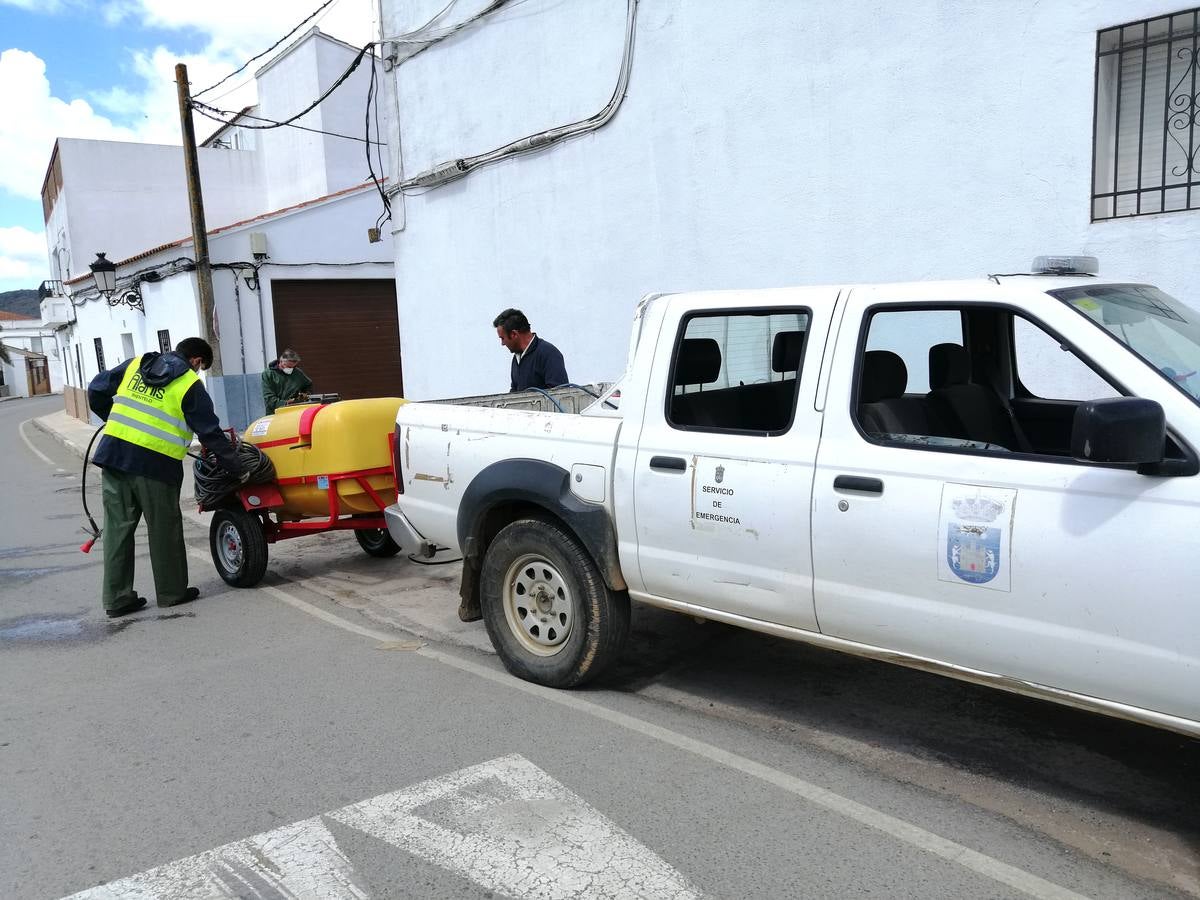 Coronavirus en Sevilla: Alanís, ofrece servicio de compras a domicilio a sus mayores