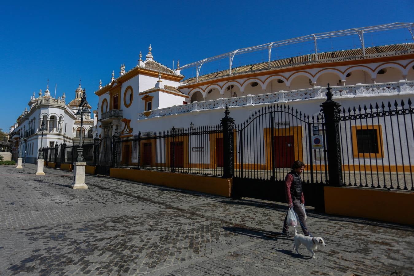 Coronavirus en Sevilla: Así vive el Arenal el estado de alarma