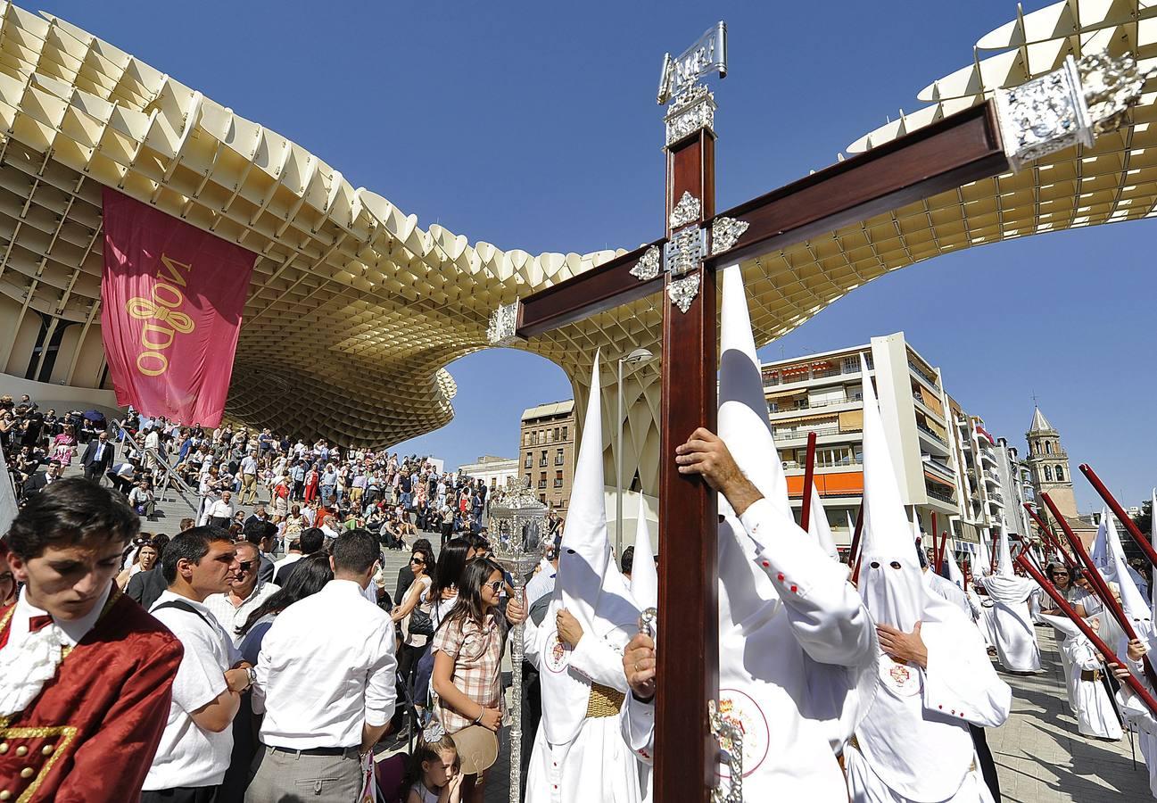 La cruz de guía de la Cena por la Encarnación. 