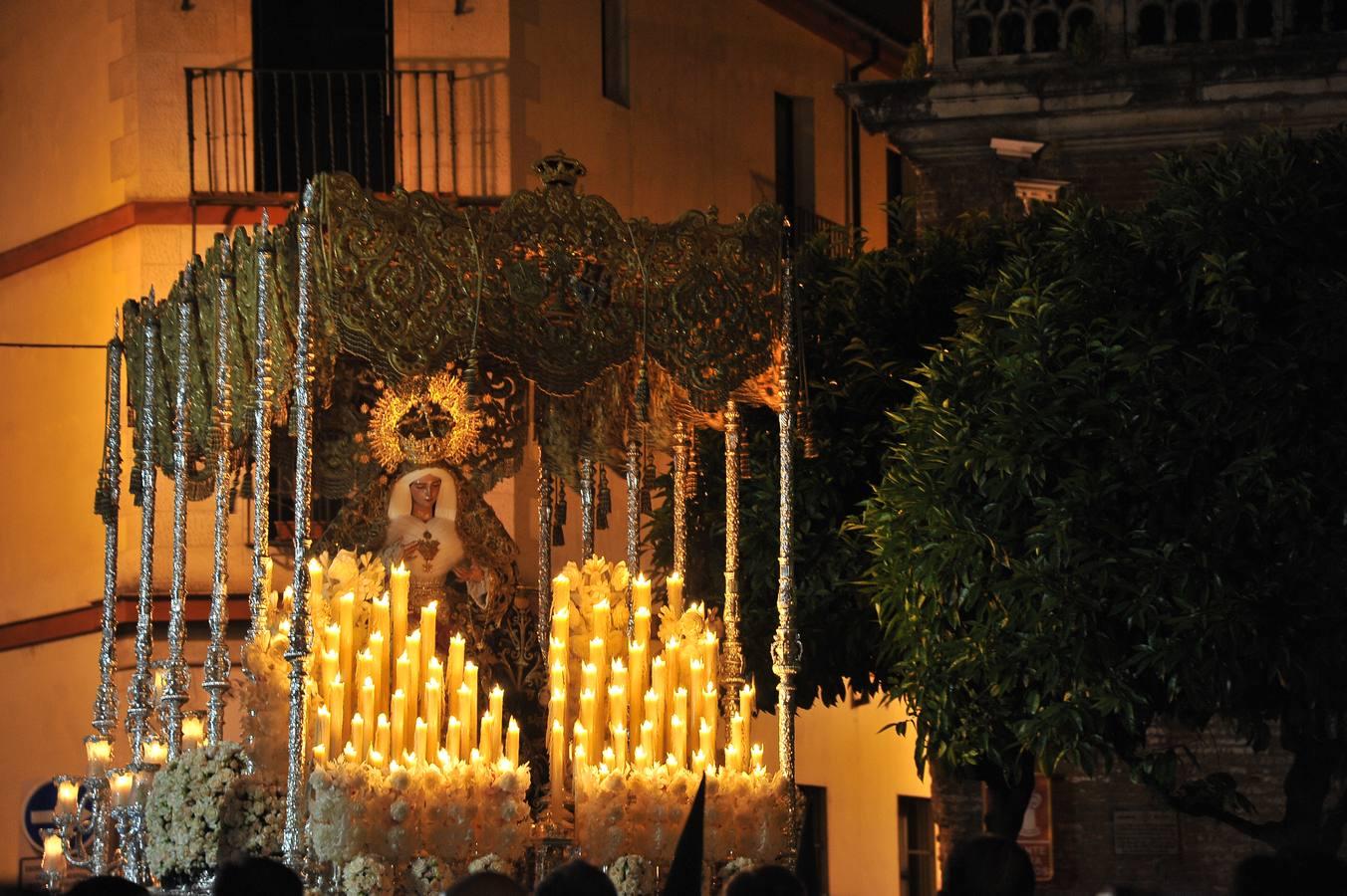 La Virgen de Gracia y Esperanza por la Plaza de Pilatos. 