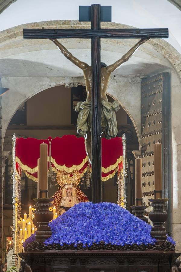 Las mejores fotografías de la Semana Santa de Sevilla de Juan José Úbeda