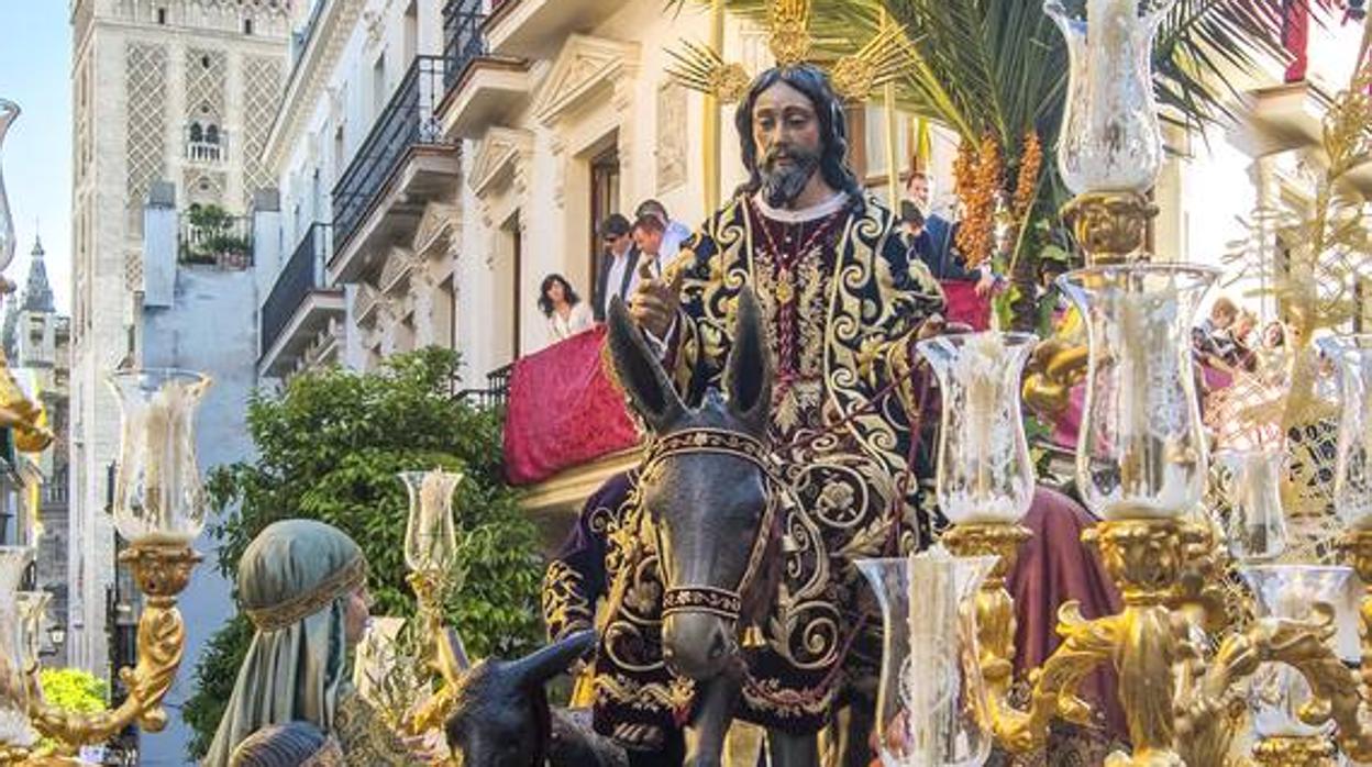 Las mejores fotografías de la Semana Santa de Sevilla de Juan José Úbeda