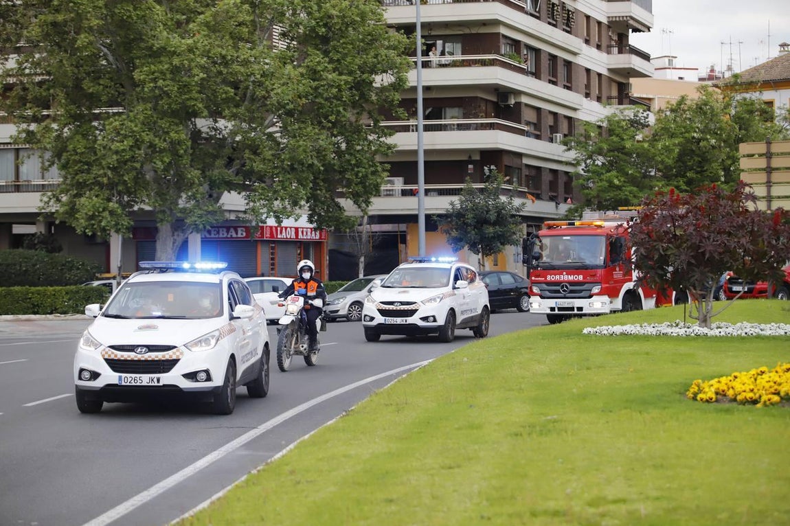 La comitiva de homenaje a los sanitarios en Córdoba, en imágenes