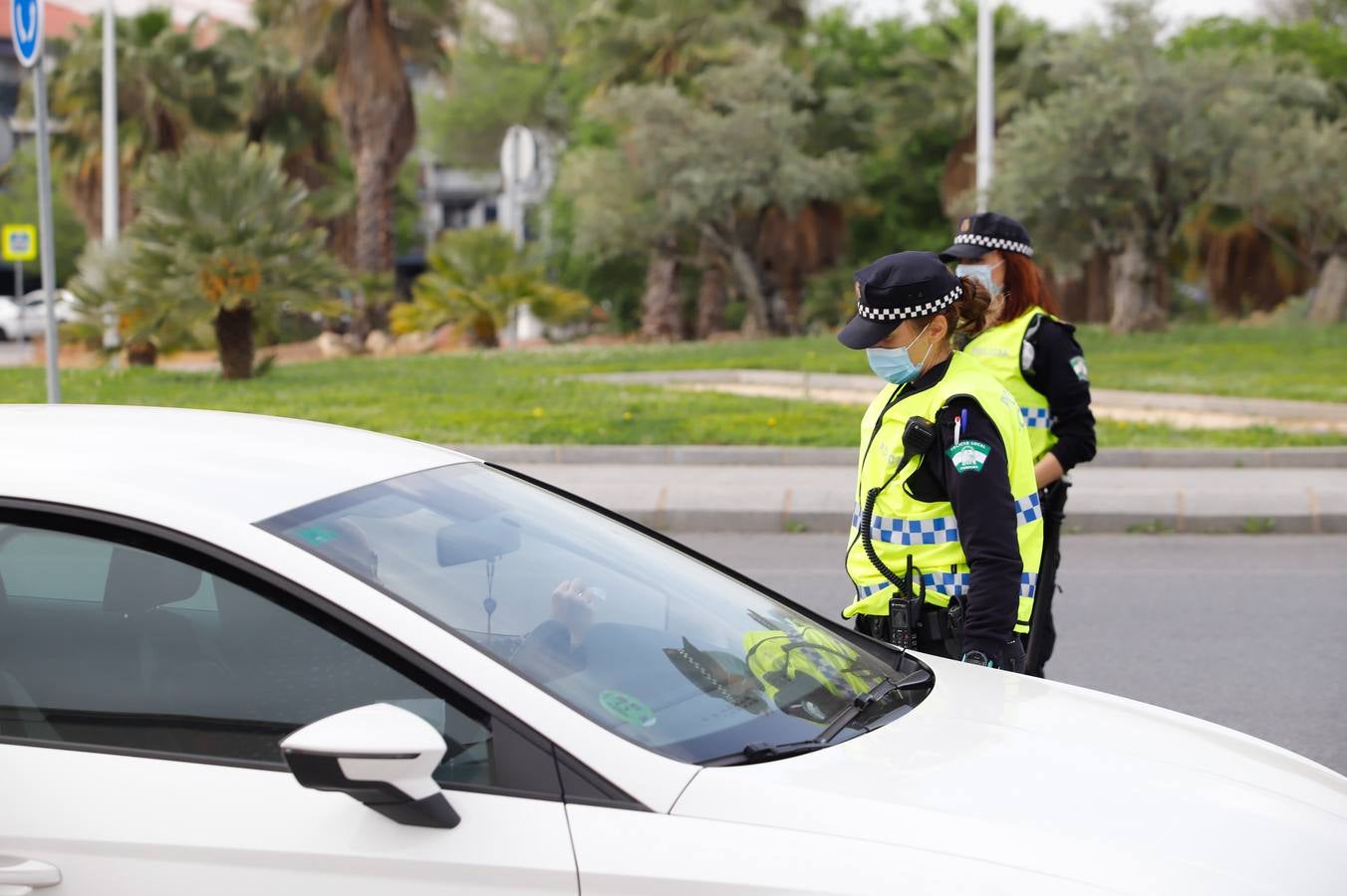 La intervención de la Policía Local de Córdoba por el coronavirus, en imágenes