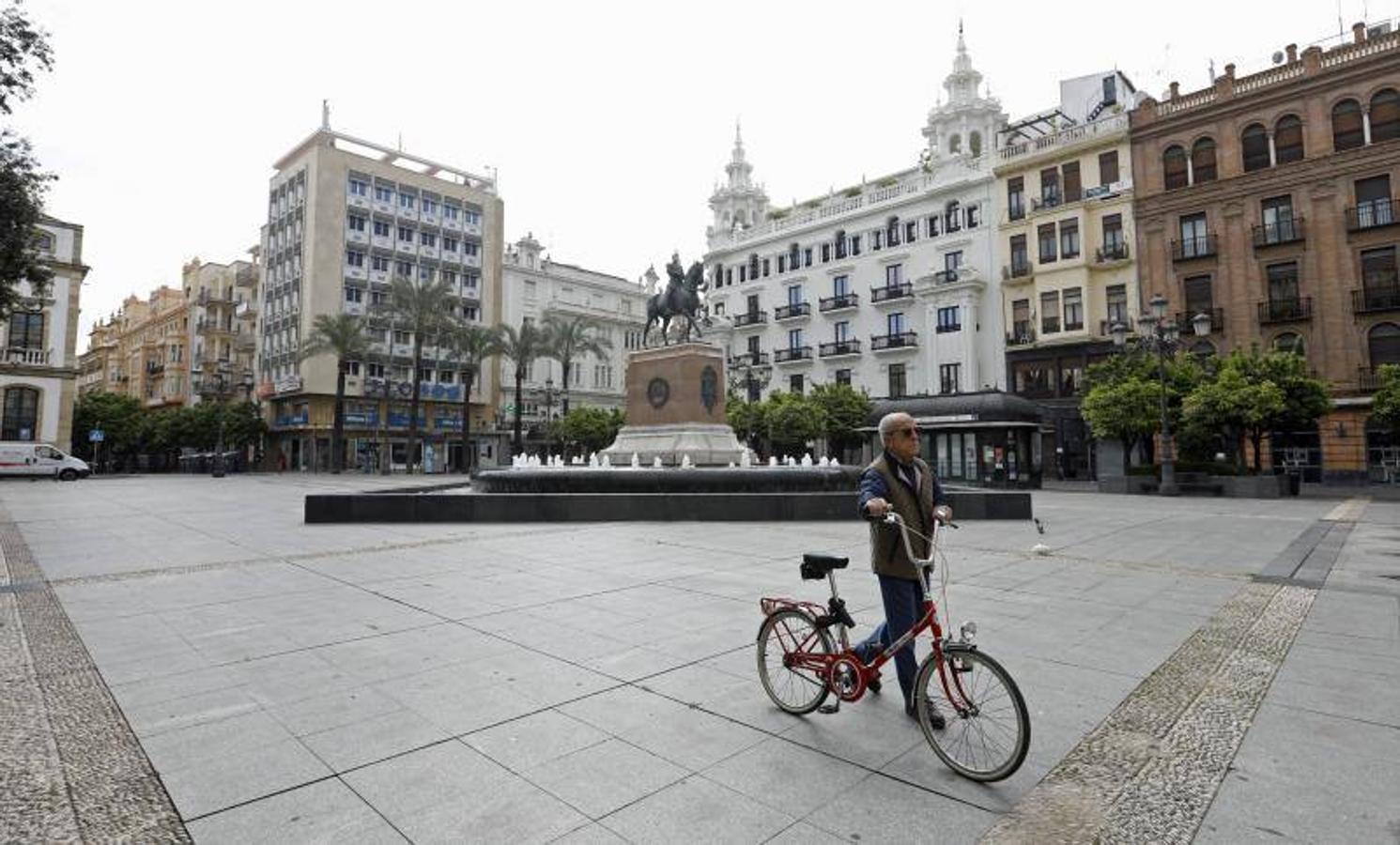 El centro comercial de Córdoba durante la crisis del coronavirus, en imágenes