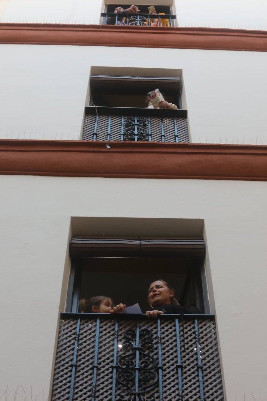 FOTOS: Cádiz, en silencio y vaciado este Jueves Santo