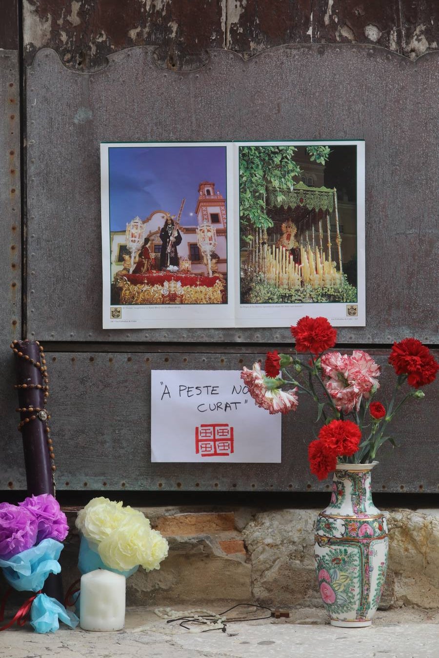 FOTOS: Cádiz, en silencio y vaciado este Jueves Santo