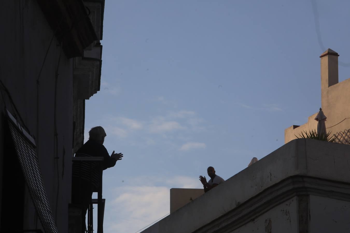 FOTOS: Cádiz, en silencio y vaciado este Jueves Santo