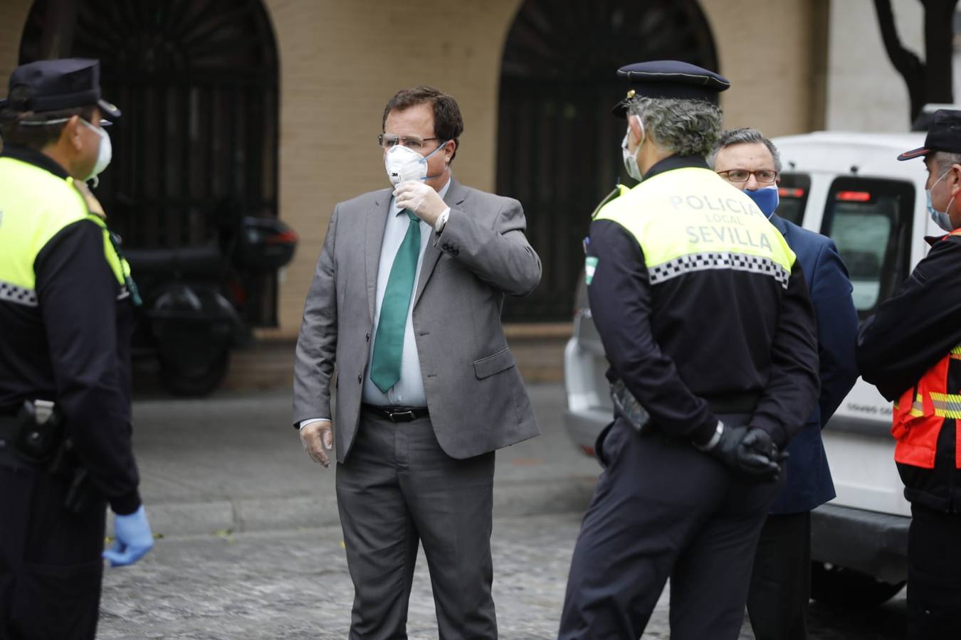 Así está siendo el reparto de mascarillas en Sevilla para combatir el coronavirus