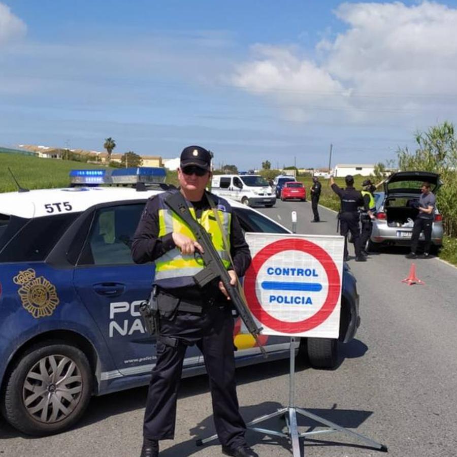 FOTOS: Controles de movilidad de la Policía Nacional en Sanlúcar