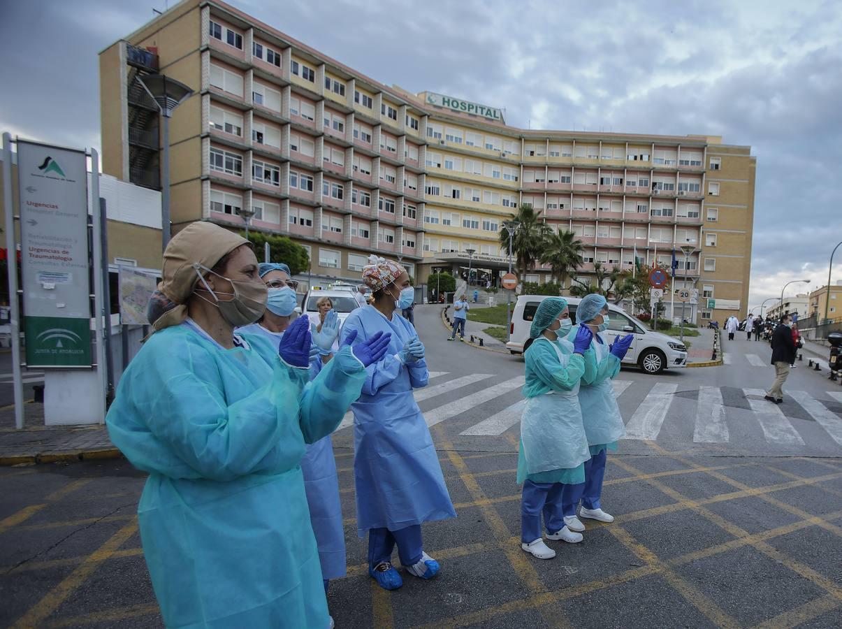 Aplausos al esfuerzo en el Hospital Virgen del Rocío