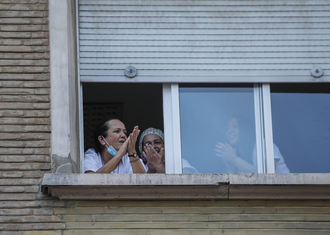 Aplausos al esfuerzo en el Hospital Virgen del Rocío