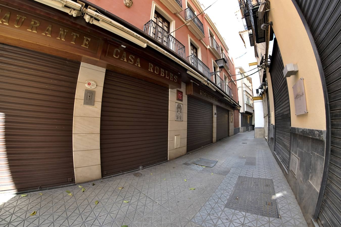 Coronavirus en Sevilla: bares y comercios tradicionales cerrados por el confinamiento