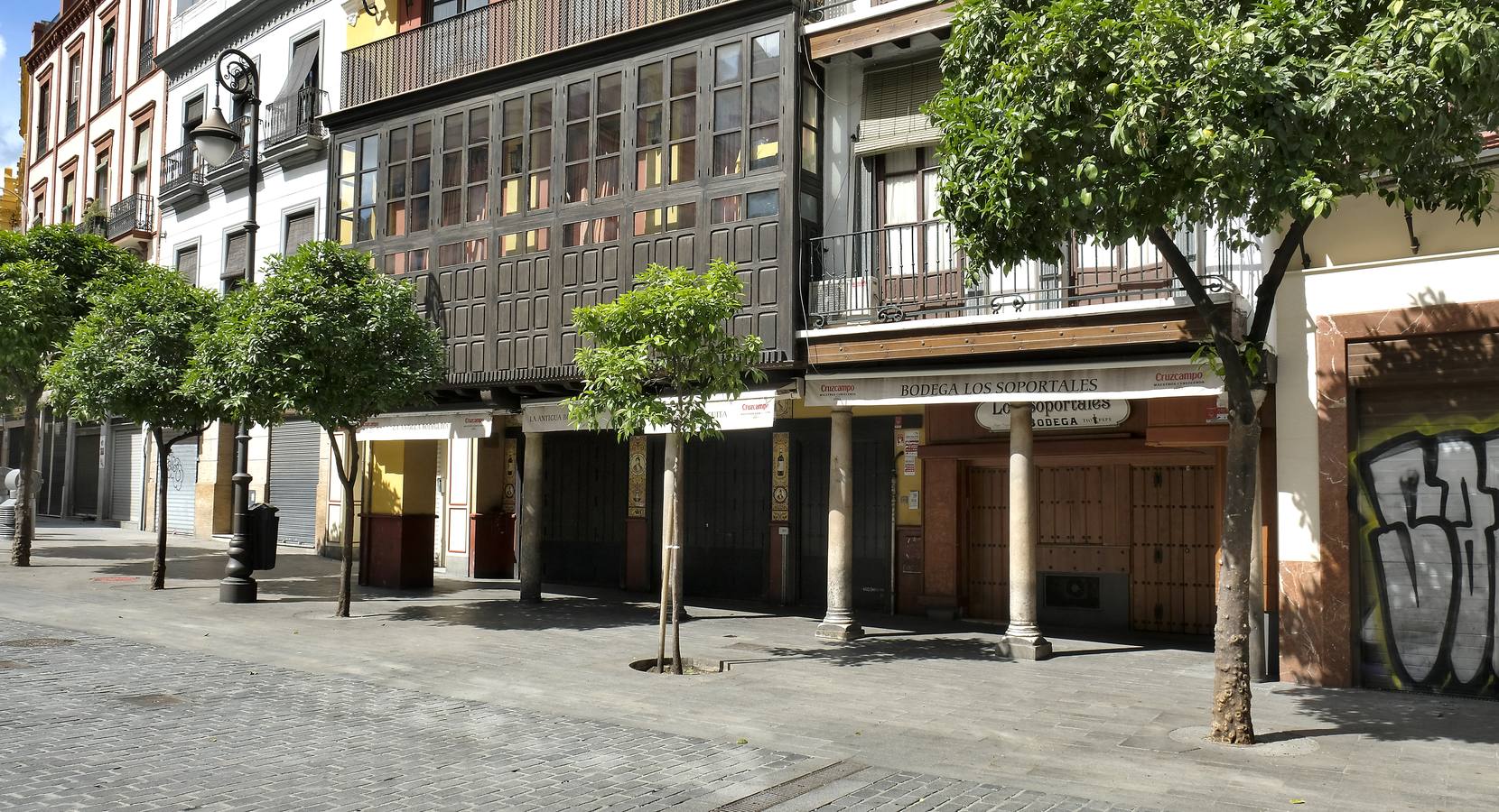 Coronavirus en Sevilla: bares y comercios tradicionales cerrados por el confinamiento